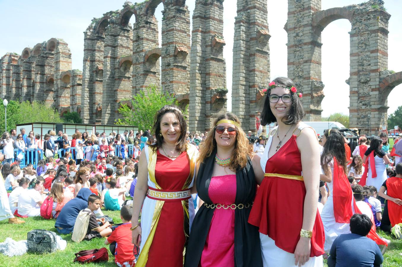Los escolares emeritenses celebran el Día del Patrimonio con la adopción de los monumentos más cercanos a sus centros