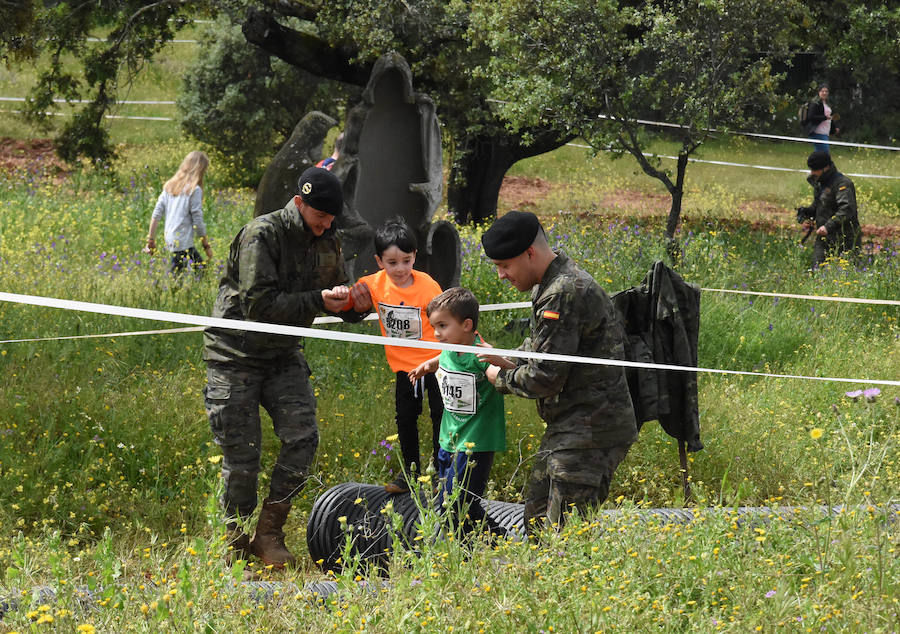 Ni la tormenta ni el fango amilanaron al millar de deportistas que midieron sus fuerzas en el VI Desafío San Fernando
