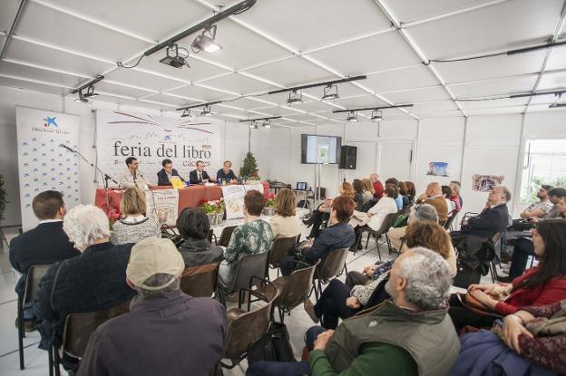 Presentación ayer de libros del Servicio de Publicaciones de la UEx. :: jorge rey