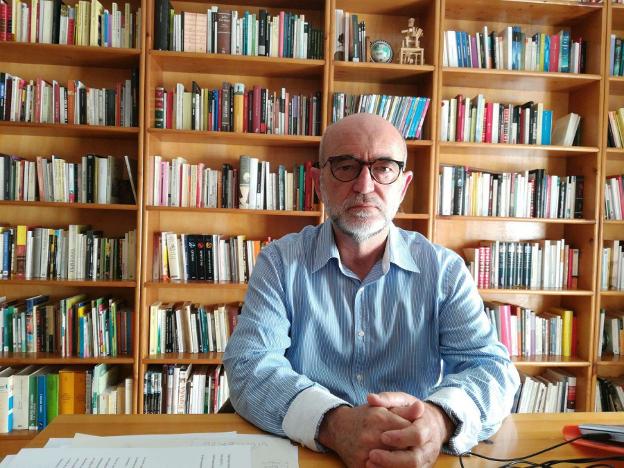 Manuel López Gallego presenta hoy su libro 'Viento azul'. :: Hoy