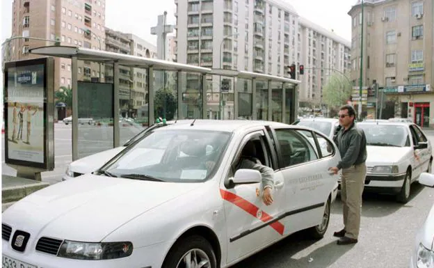 La nueva ordenanza del taxi en Cáceres regulará licencias, tarifas y paradas