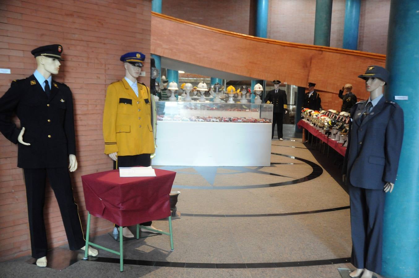 Del 7 de mayo al 3 de junio se podrá visitar, en el Centro Cultural Alcazaba, la exposición 'Bomberos del Mundo' formada por diferentes objetos de la colección particular del bombero emeritense José Manuel Rivero Tapia.