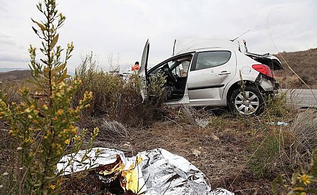 Un hombre fallecido tras un choque frontal en una autovía. 