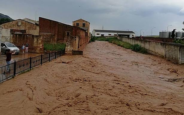 Una de las calles inundadas del pueblo