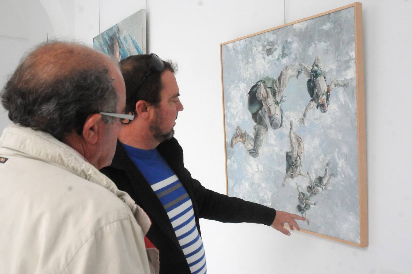 La exposición 'Tiempo de pinceles' muestra por primera vez algunas de las obras del artista Jesús Talón. La colección cuenta con 23 cuadros y se podrá visitar hasta el 26 de junio, en la Asamblea de Extremadura