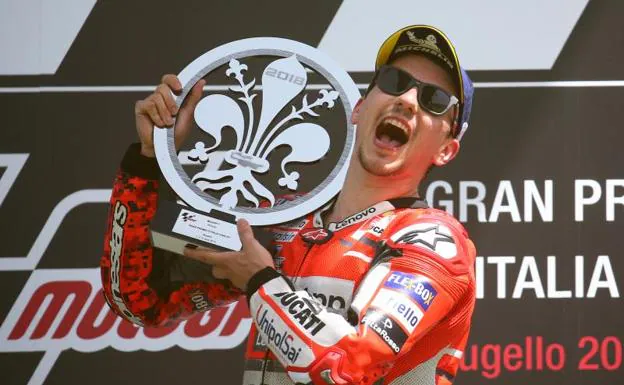 Jorge Lorenzo celebra su victoria en el GP de Italia. 