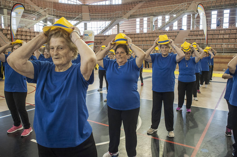 El complejo deportivo acogió ayer la clausura de la XXII Campaña de Atención al Mayor del Ayuntamiento