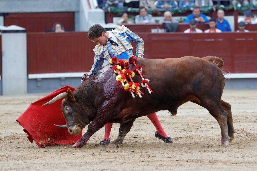 La corrida de la Beneficencia de Madrid también tuvo un trabajo retemplado de Miguel Ángel Perera 