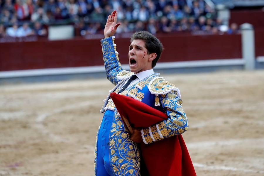 La corrida de la Beneficencia de Madrid también tuvo un trabajo retemplado de Miguel Ángel Perera 