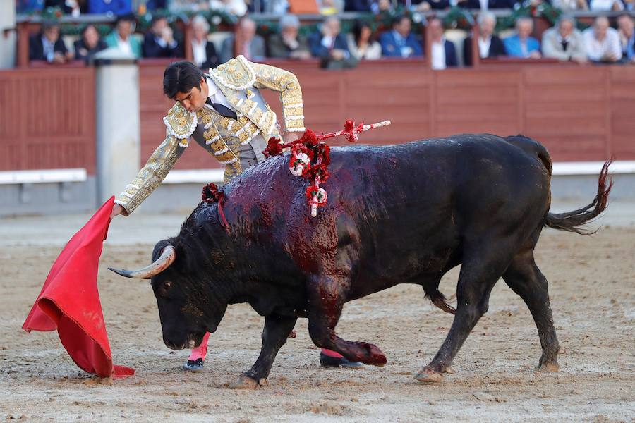 La corrida de la Beneficencia de Madrid también tuvo un trabajo retemplado de Miguel Ángel Perera 