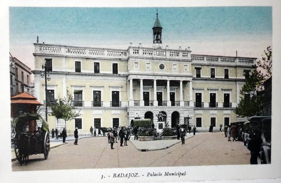 Postal de Badajoz de Roisin. La número 3, del Palacio Municipal.