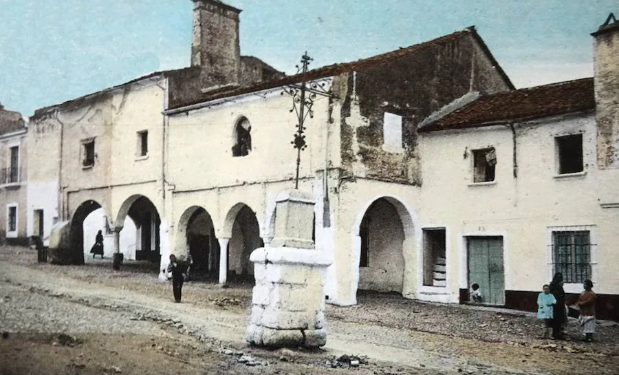 Postal de Badajoz de Roisin. La número 17, de la Plazuela de San José.