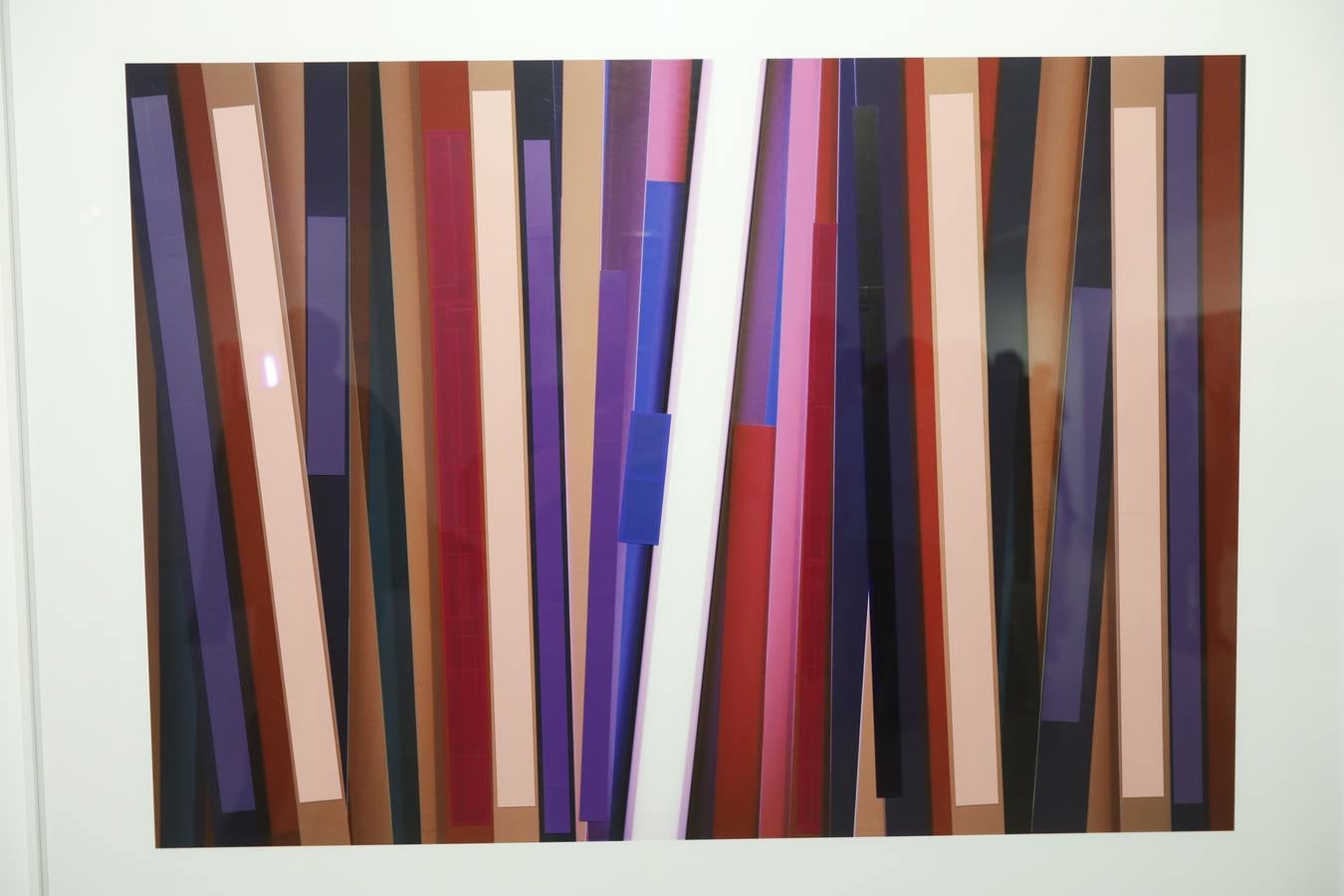 La sala de arte El Brocense, de la Diputación, en la calle San Antón, ofrece la exposición 'Abstracción y algo más', de la artista Arancha Goyeneche (Santander, 1967), licencia en Bellas Artes por la Universidad del País Vasco. Se podrá ver durante los meses de junio y julio