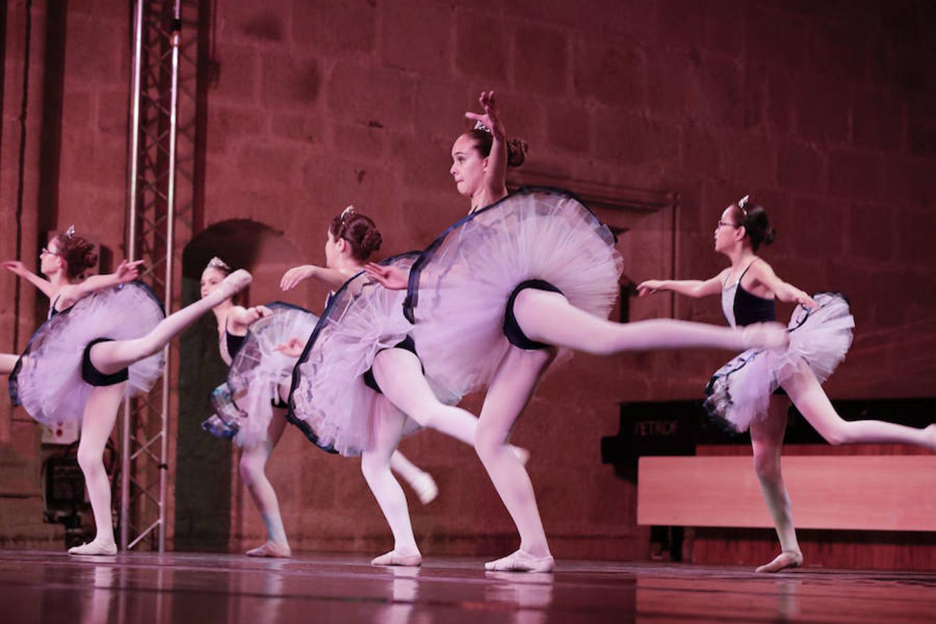 El complejo cultural San Francisco acoge la gala de final de curso de los alumnos del Conservatorio Elemental de Danza de la Diputación cacereña