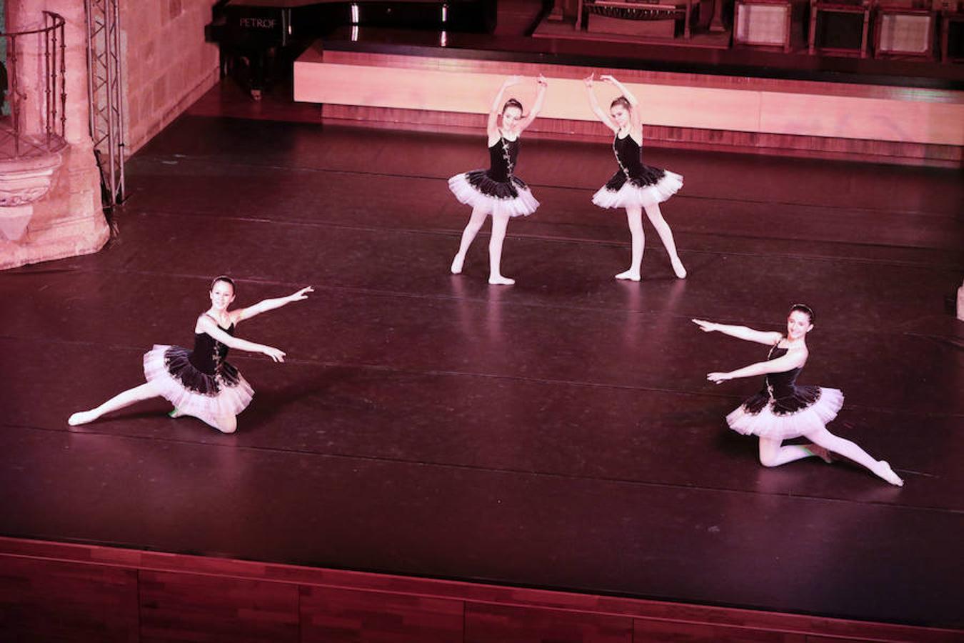 El complejo cultural San Francisco acoge la gala de final de curso de los alumnos del Conservatorio Elemental de Danza de la Diputación cacereña