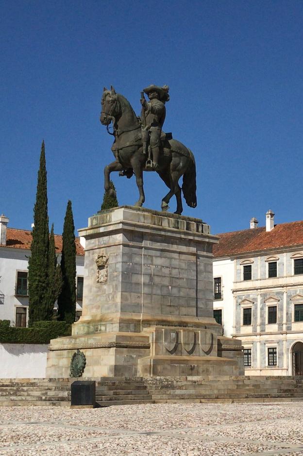 Estatua ecuestre del rey João IV de Portugal, en Vila Viçosa. :: E.R.