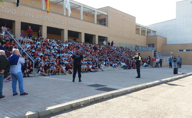 La unidad canina, en el San Antonio. :: 