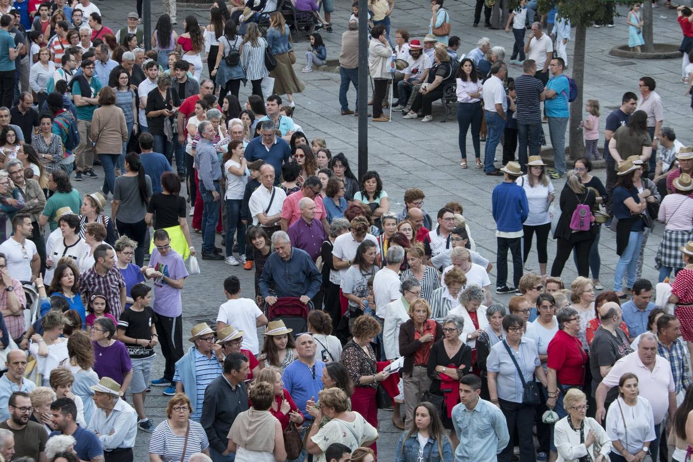 El buen tiempo ha colaborado para que los placentinos difruten de su feria