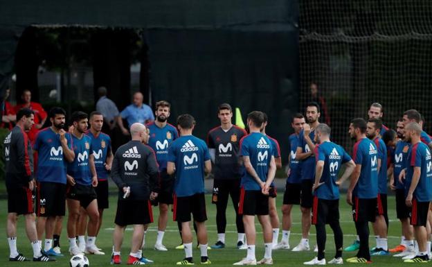 La selección española, durante el entrenamiento del viernes en Krasnodar.