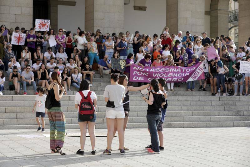 «Con ropa o sin ropa, mi cuerpo no se toca», ha sido uno de los mensajes que se ha podido leer en la protesta en Cáceres