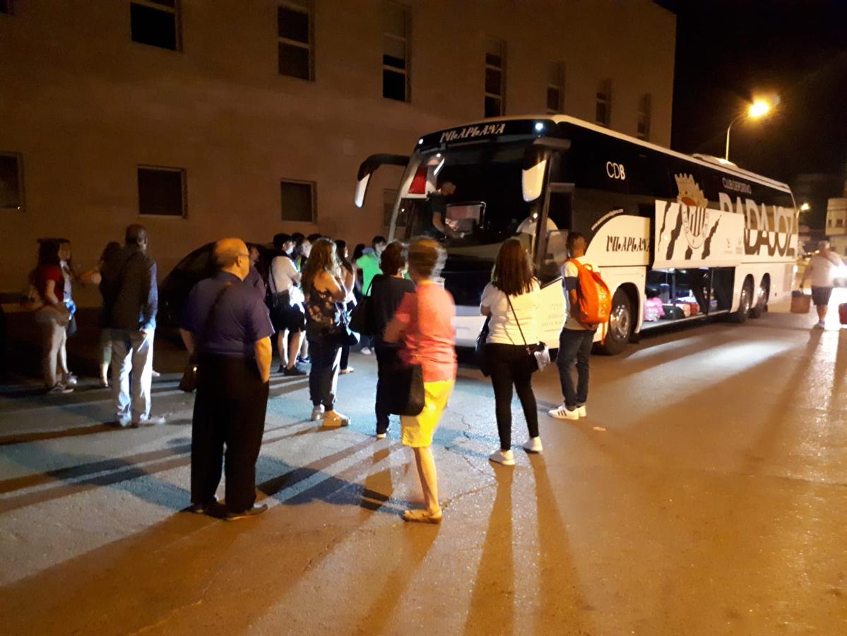 Fotos: La afición del Extremadura y su viaje por la ilusón a Cartagena