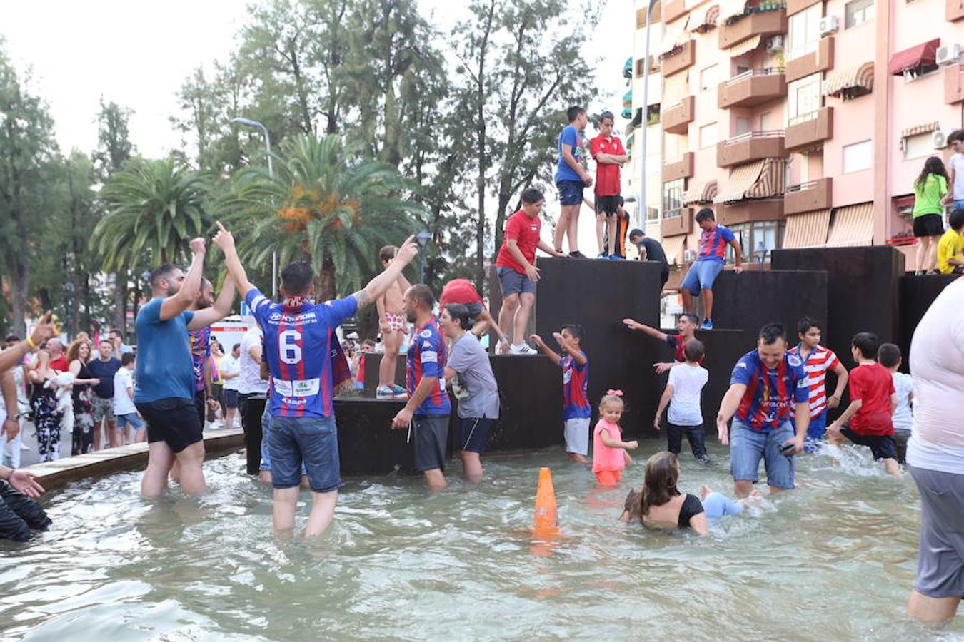 Fotos: Almendralejo celebra el ascenso del Extremadura