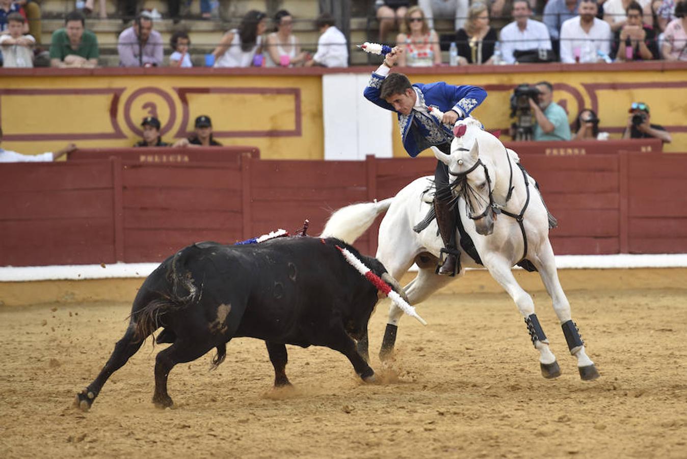 Joao Moura cierra su actuación con una vuelta al ruedo por iniciativa propia tras una actuación sin brillo en la que falló con los rejones de muerte