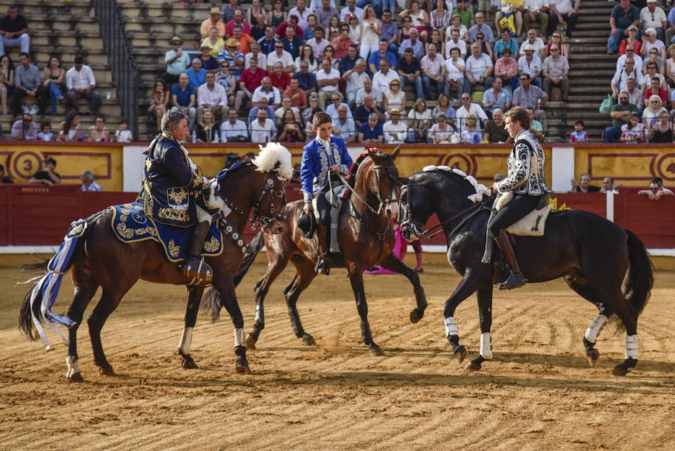 Joao Moura cierra su actuación con una vuelta al ruedo por iniciativa propia tras una actuación sin brillo en la que falló con los rejones de muerte