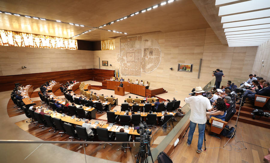 El presidente de la Junta ha anunciado que el Ejecutivo bonificará la matrícula de los estudiantes de la UEx