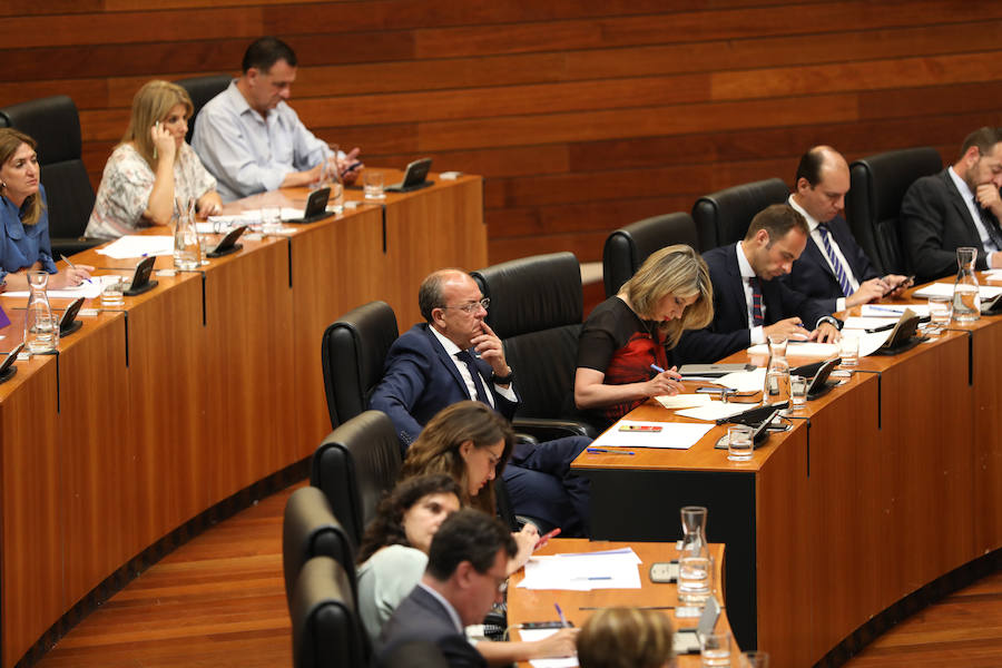 El presidente de la Junta ha anunciado que el Ejecutivo bonificará la matrícula de los estudiantes de la UEx