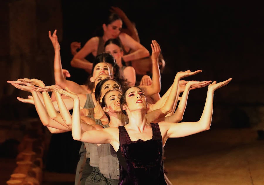 La cantaora Sandra Carrasco se suma para dar brillo al notable montaje de Antonio Ruz para el arranque del Festival de Mérida