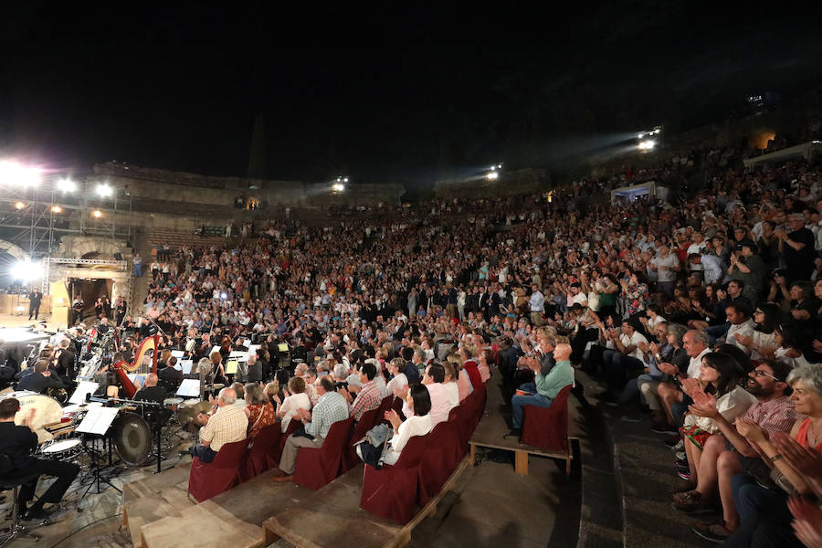 La cantaora Sandra Carrasco se suma para dar brillo al notable montaje de Antonio Ruz para el arranque del Festival de Mérida