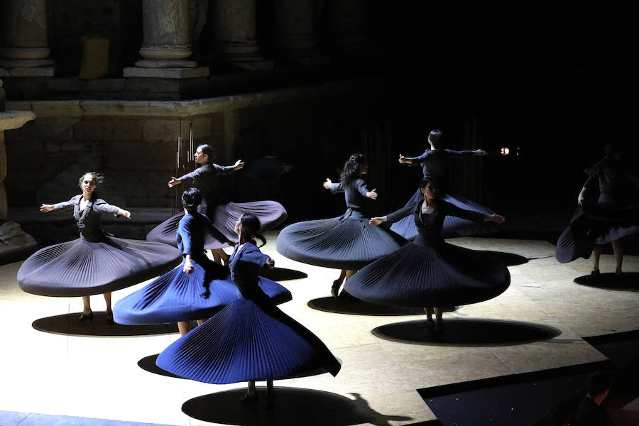La cantaora Sandra Carrasco se suma para dar brillo al notable montaje de Antonio Ruz para el arranque del Festival de Mérida