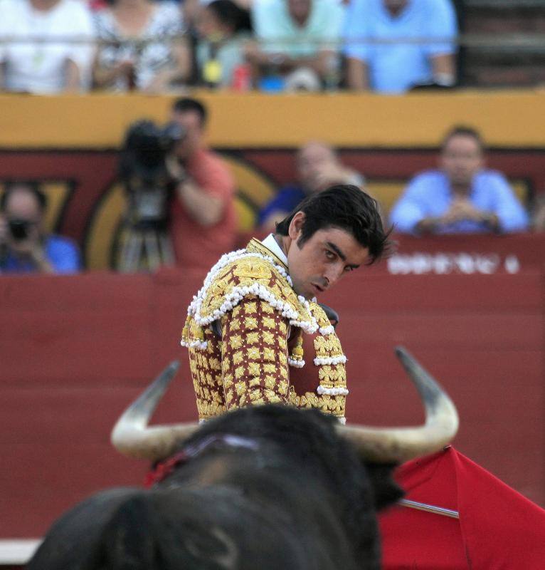 Dos faenas bellísimas del torero de Galapagar, exquisito con el capote, y tarde desatada de Miguel Ángel, que provoca el indulto de un nobilísimo toro de Jnadilla en Algeciras