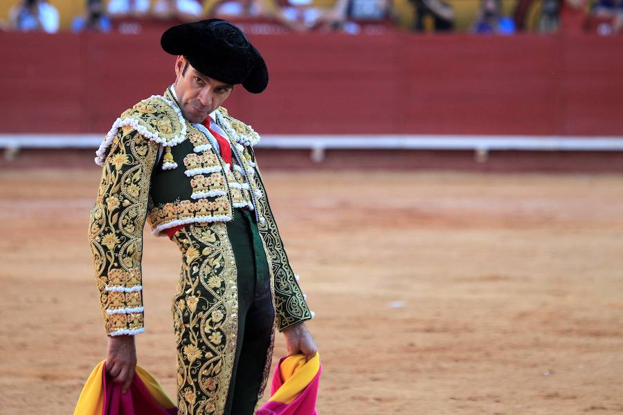 Dos faenas bellísimas del torero de Galapagar, exquisito con el capote, y tarde desatada de Miguel Ángel, que provoca el indulto de un nobilísimo toro de Jnadilla en Algeciras