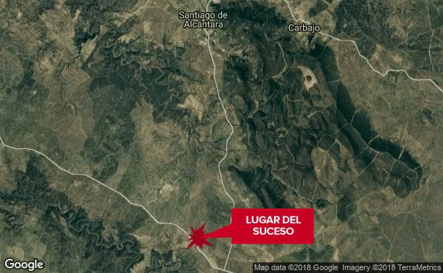 Muere una conductora en el choque de un coche y un camión cerca de Santiago de Alcántara 