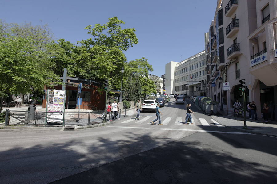 Calle Sánchez Herrero, junto alp aseo Calvo Sotelo. 