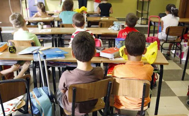 Los colegios públicos de Badajoz instan al Ayuntamiento a recuperar la figura de los conserjes en los centros