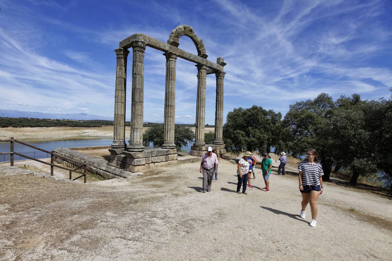18-Está cerca de Bohonal de Ibor.