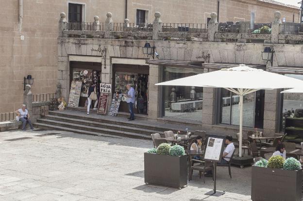 La tienda de recuerdos de San Jorge sigue abierta. :: jorge rey