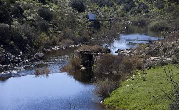 El río Erjas a su paso por el término municipal de Segura, en Portugal. 