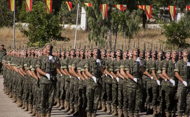  De los 1.097 soldados que juraron bandera en el Cefot, 45 son mujeres.