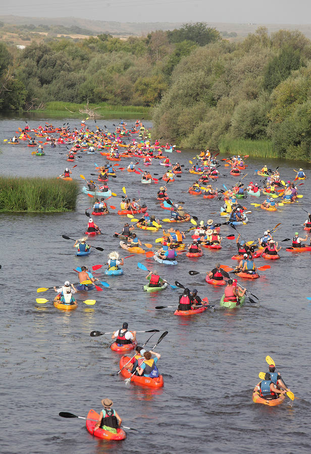Recorrieron casi 19 kilómetros  entre el puente de la Macarrona de Riolobos y el de Hierro de Coria