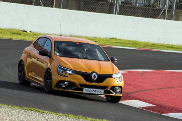 Renault desbanca del liderazgo regional a Peugeot, volviendo al puesto que dejó hace más de 8 años. 