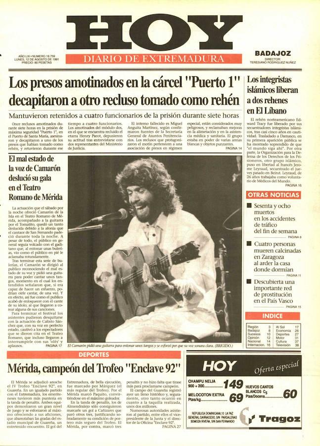 Camarón da el cante en Mérida. El Teatro Romano recibió a una estrella mundial a la que nadie sabía que le quedaba solo un año de talento por regalar. Guitarra en mano, arregló los problemas de voz en 1991.