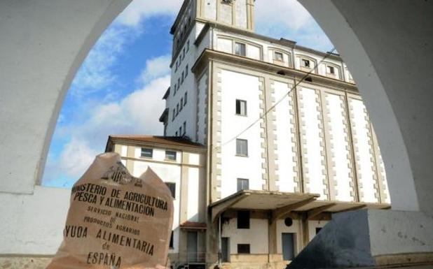 La Junta frena la declaración de Interés Cultural del silo de Mérida