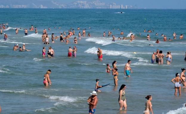 El turismo echa el freno y cae un 5% en julio, el mayor descenso en ocho años