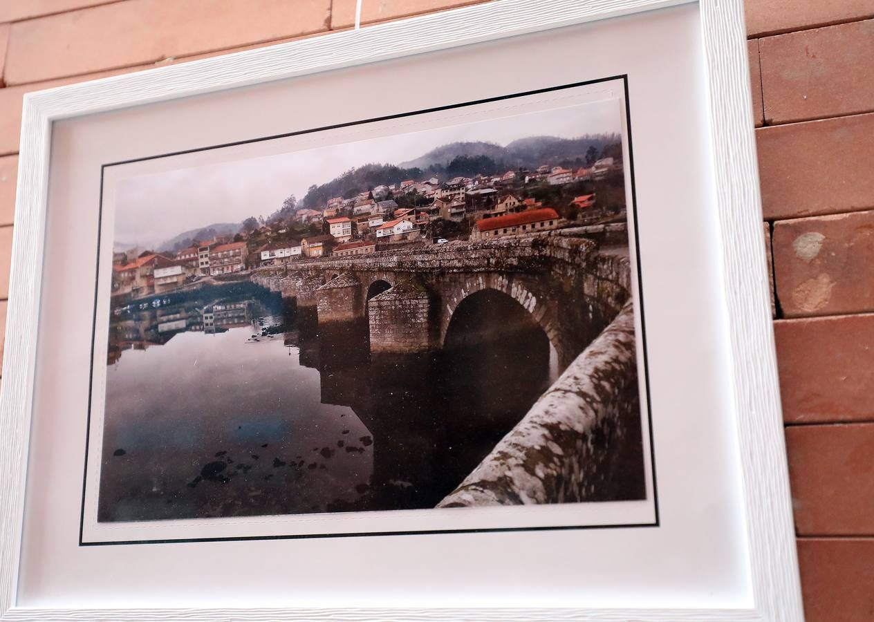 En el centro cultural Alcazaba de Mérida se puede visitar la exposición CAMINHO, del fotógrafo emeritense Francisco Javier Rodríguez. Es una colección 26 fotografías del Camino de Santiago, rutas y caminos. Hasta el 10 de septiembre se podrá disfrutar