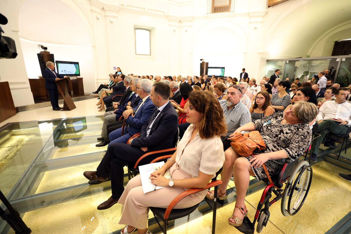 as víctimas del terrorismo en España han recibido un homenaje este jueves en un acto celebrado en la Asamblea de Extremadura, en Mérida, que se repetirá cada año en la víspera del día de la comunidad autónoma, y que trata de incidir en el planteamiento de «no olvidar» lo ocurrido como consecuencia de la acción terrorista en el país.