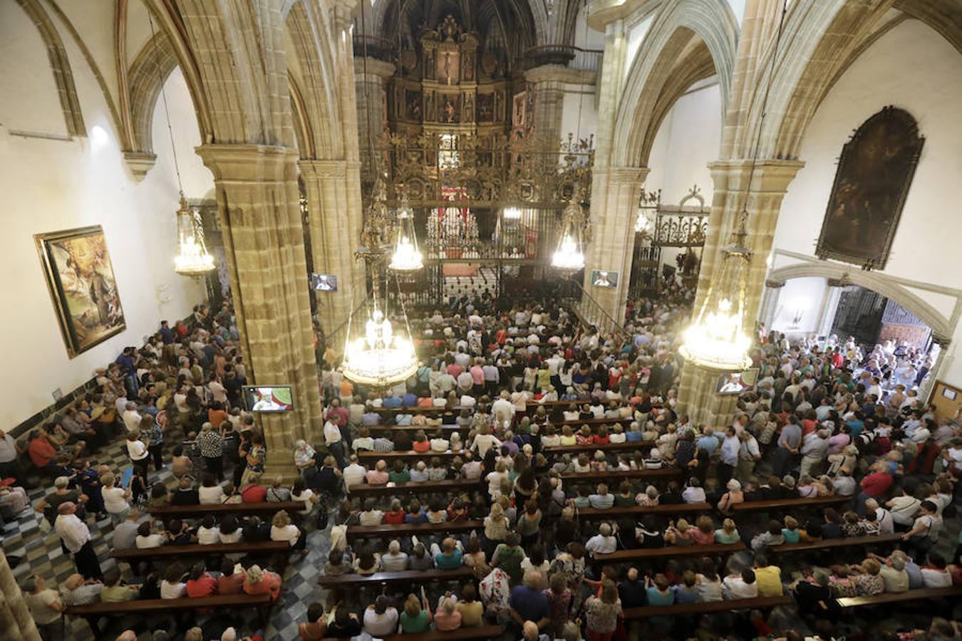 Miles de peregrinos han llegado hoy hasta el Real Monasterio, para participar en la fiesta popular y religiosa con motivo de la patrona